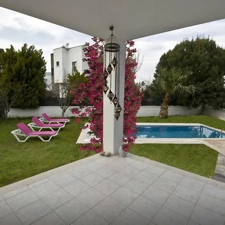 Murat With Private Pool 2 Yalikavak